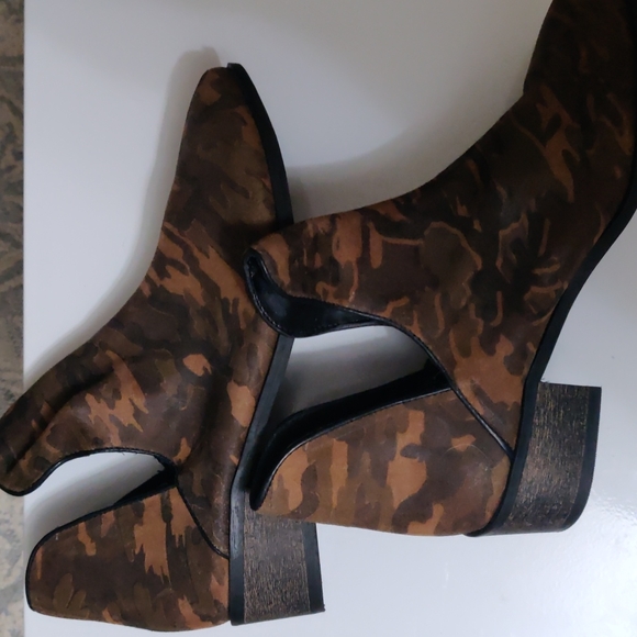 Coconuts Ankle Boots - Picture 1 of 3